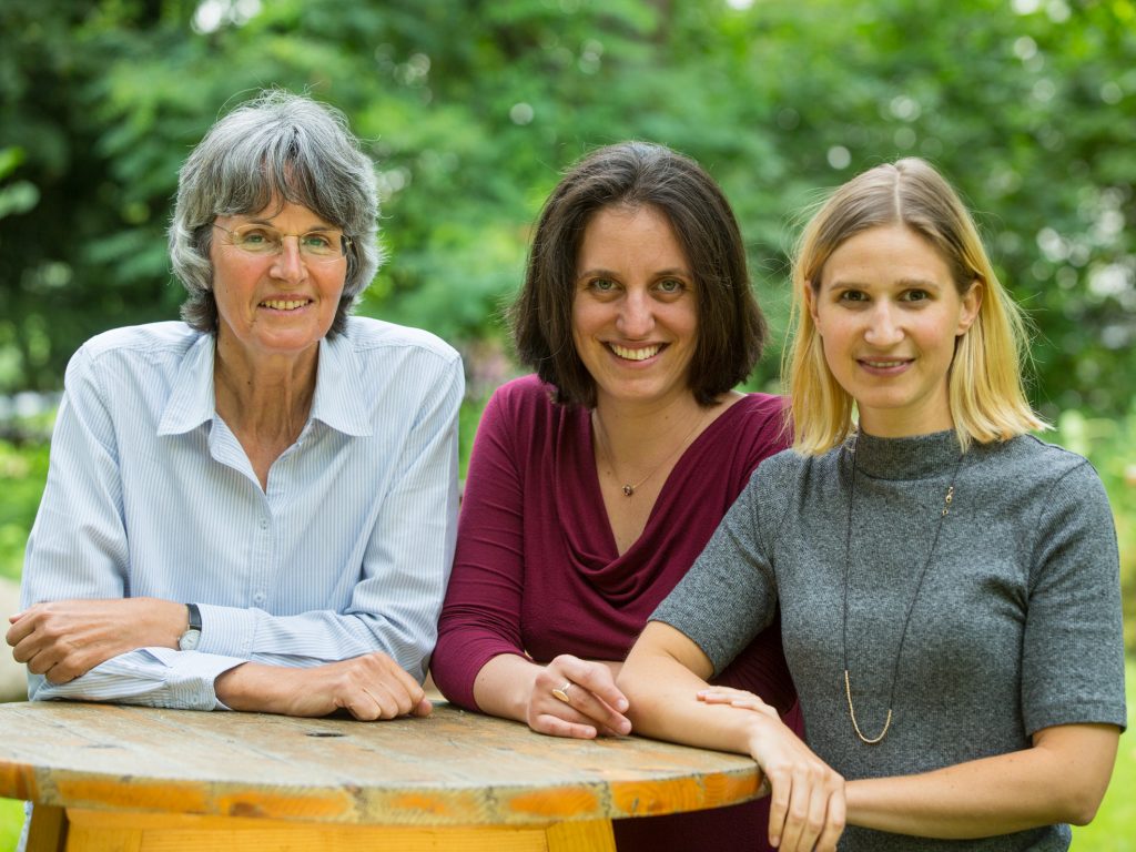 Netzwerk Vormundschaften Für Xenion e.V./Akinda im Bild v.l.n.r.: Barbara Jessel, Danna Bader, Alina Döhring